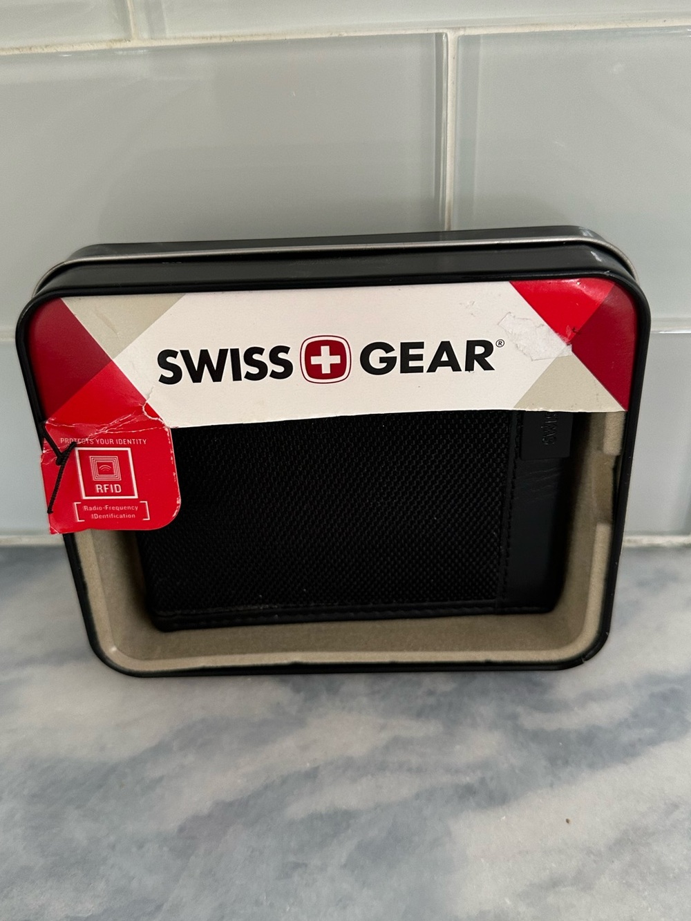 New in Tin Box SwissGear Black Bifold Nylon & Leather Wallet RFID Protection